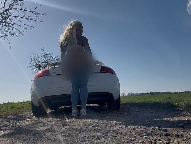 SteffiBlond's Porno Video: PARKPLATZ JEANS ars** - Hast du Lust?