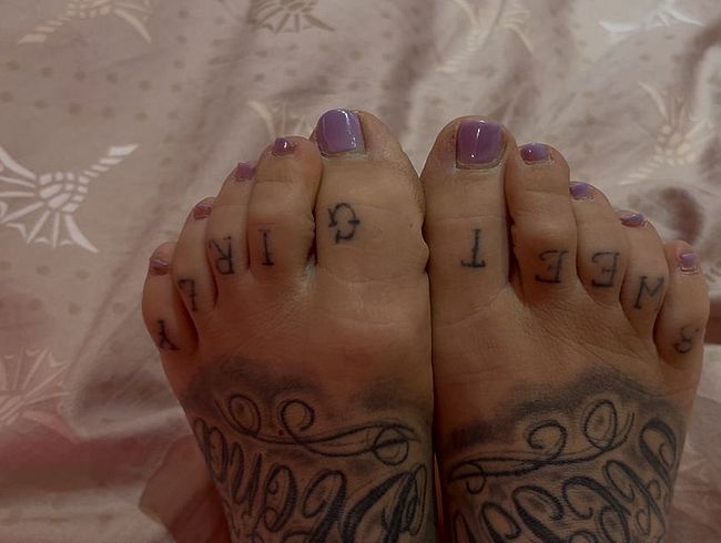 SteffiBlond Porno Video: FETISCH FUSS CLIP! lut**h!