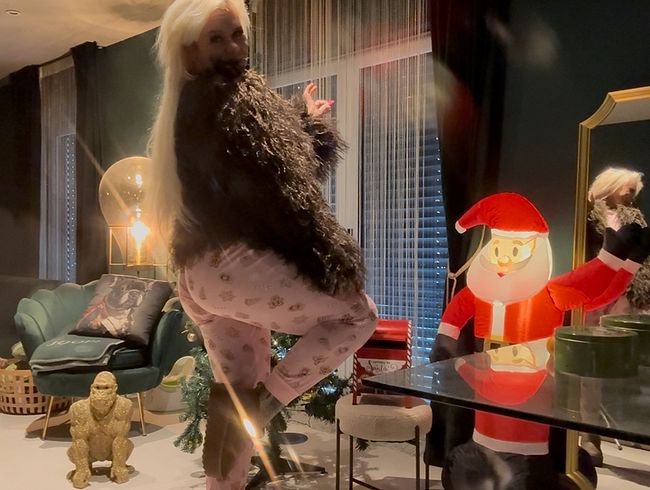 SteffiBlond Porno Video: fi** mich in meiner neuen Fell Jacke!