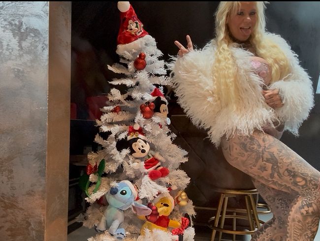 SteffiBlond Porno Video: In Felljacke und Dessous gehen wir public?