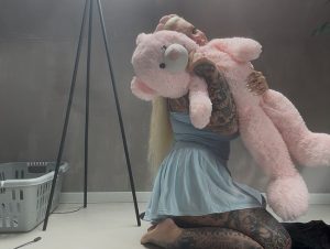 SteffiBlond Porno Video: Mein Teddy & Me!