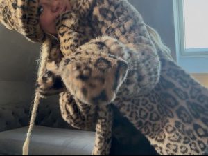 SteffiBlond Porno Video: Miau - Leo Steffi will Spaß!