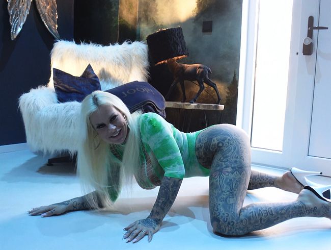 SteffiBlond Porno Video: pi**E schl**k MONSTER !! Rand voll bis ich fast KxTZE!